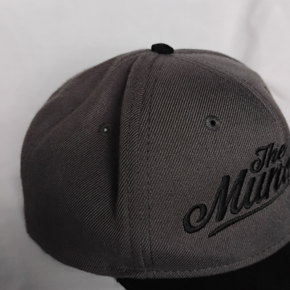 The Munchiez Grey & Black Indie YouTube Food Review Snap Back Cap Marijuana Leaf - Picture 4 of 9